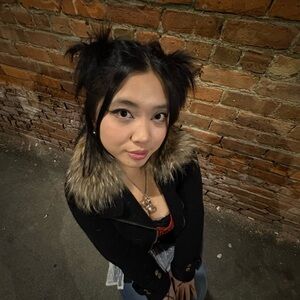 Meet your Posher, Ada